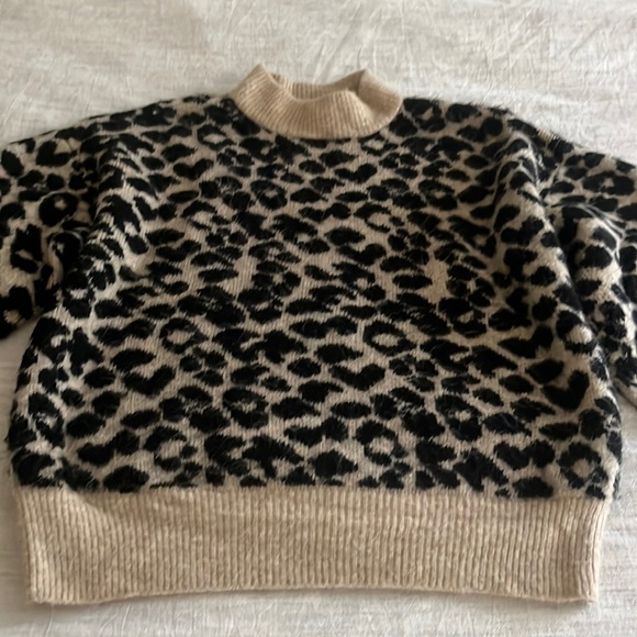Leopard mock neck sweater - Picture 1 of 4